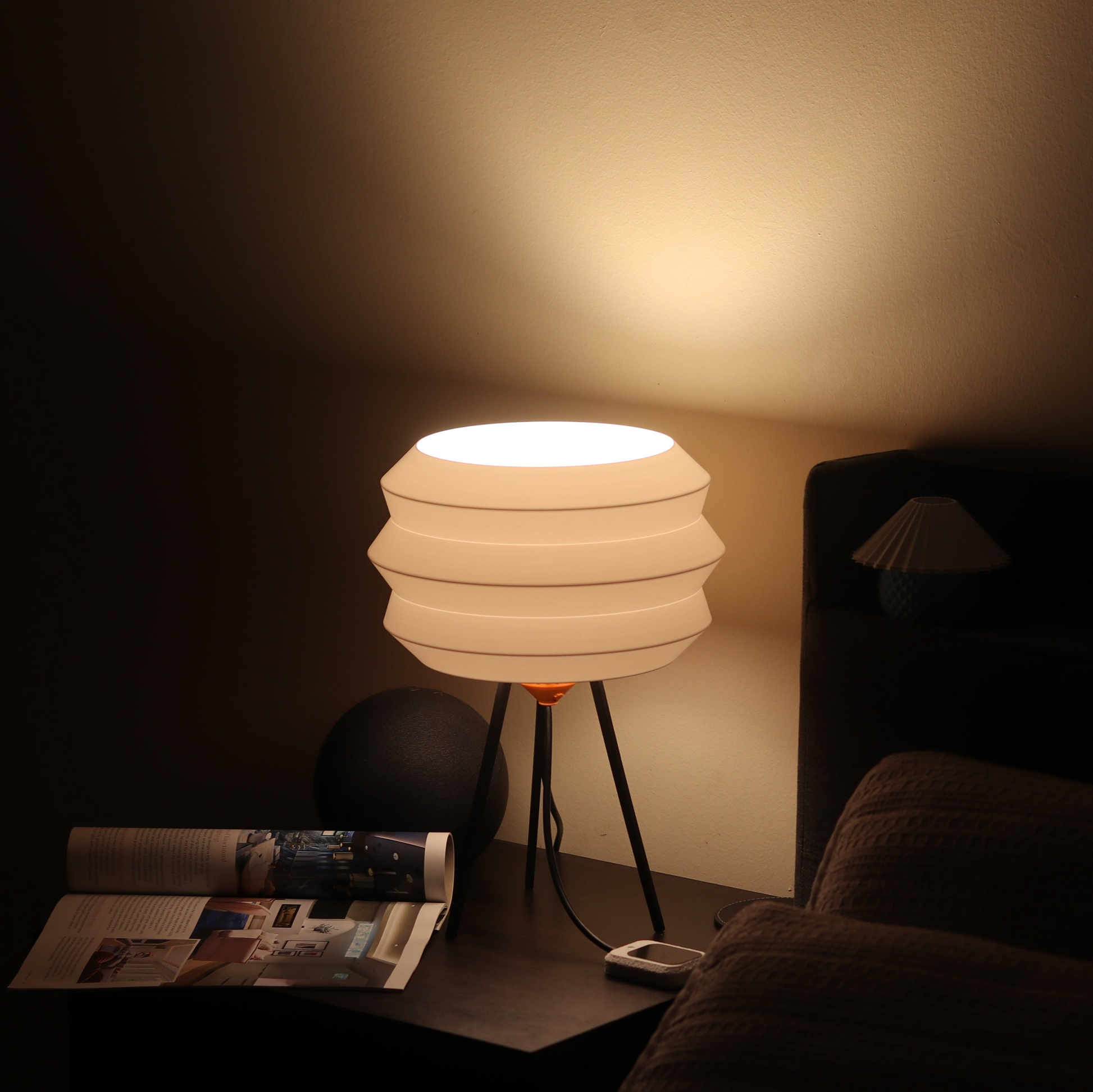 3d_printed_lamp_modern_table_lamp_bedside_lamp_near_me_1